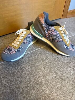 inkkas Gray and Pink Patterned Athletic Sneakers